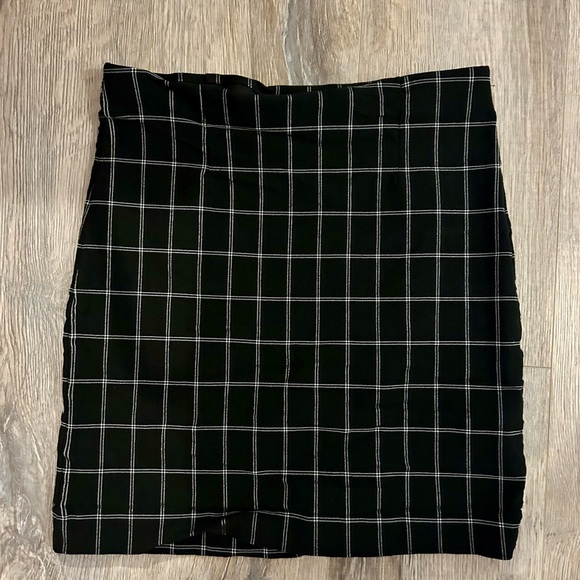 Dynamite Mini Skirt - Picture 1 of 2